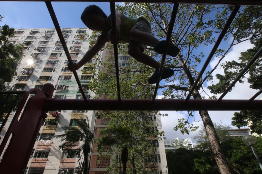 The waiting list for public housing in Hong Kong has grown longer in recent years, with 284,000 applications now pending. Photo: Photo: K. Y. Cheng