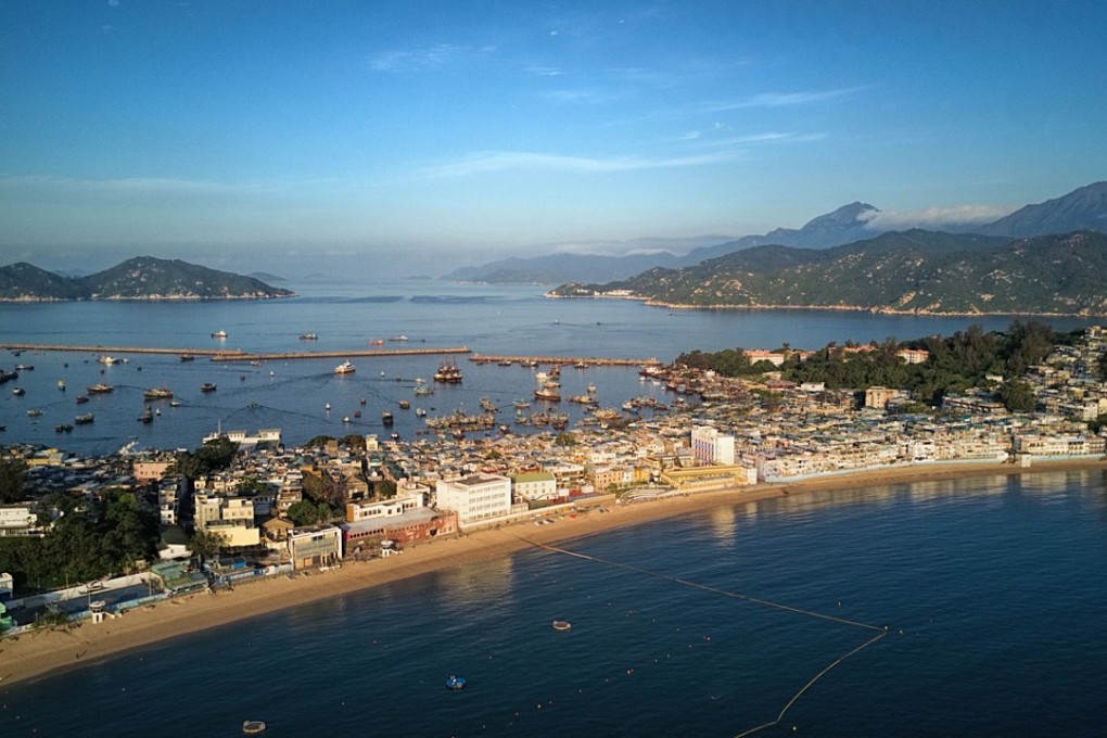 Tung Wan beach runs along the central lowland part of Cheung Chau. This is where you want to start your hike. Photo: Martin Williams