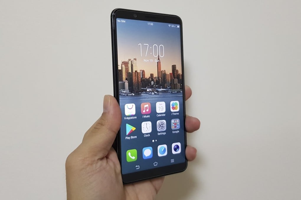 The Vivo V7+ takes amazing selfies in daytime, and has good battery life, but that’s about where the plaudits end. Photo: Ben Sin