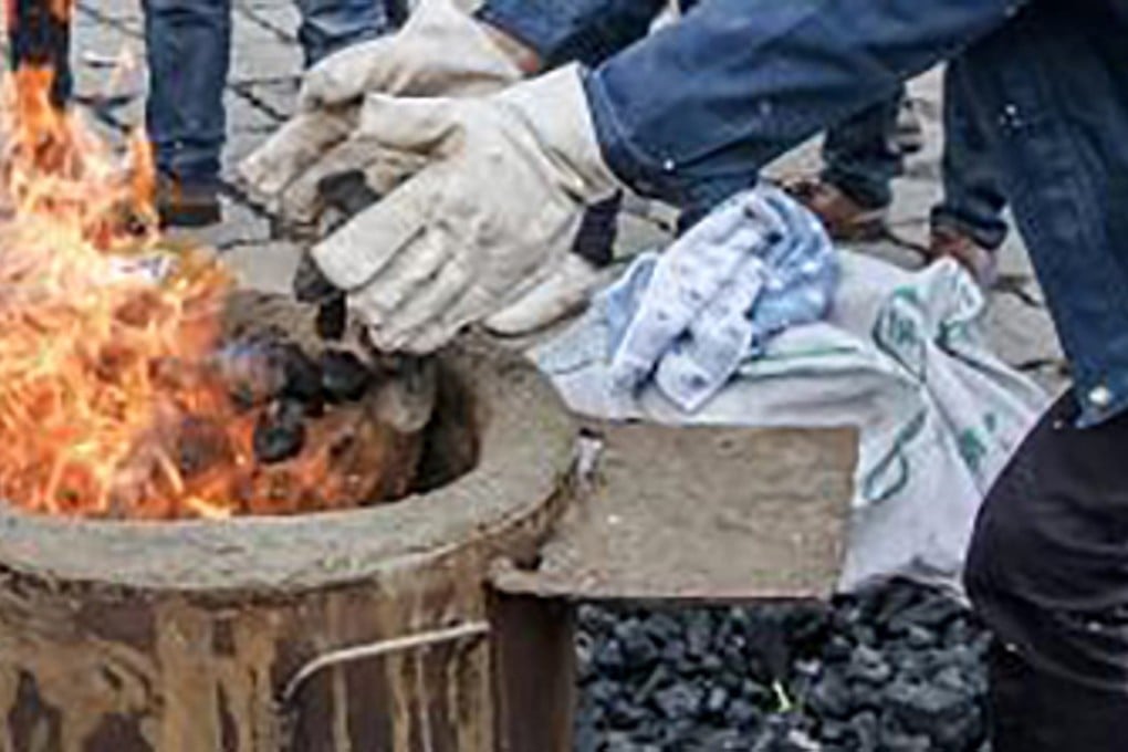 The man started the fire while working at night in sub-zero temperatures. Photo: The Paper