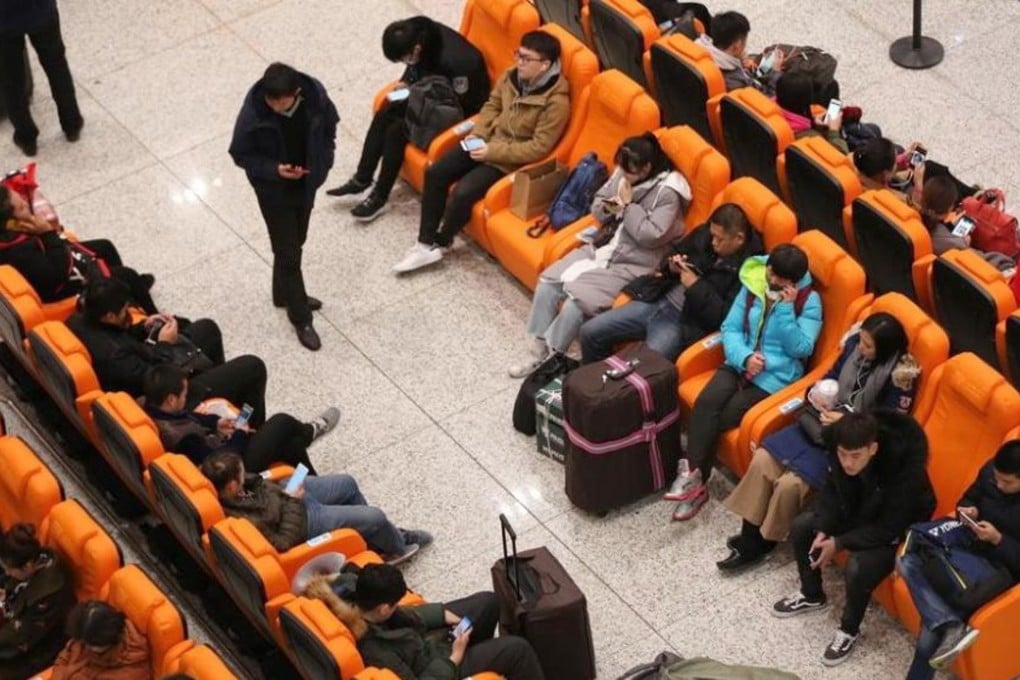 Customers using the chairs in Dalian. Photo: News.qq.com