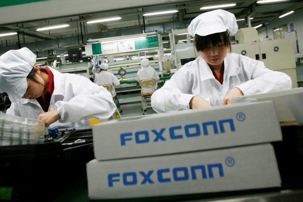 Foxconn Technology Group, the world’s largest contract electronics manufacturing services provider, was cast in a harsh spotlight again for using students to work overtime at its assembly lines for Apple’s iPhone X. Photo: Reuters