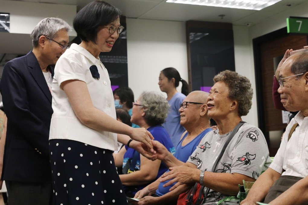 Hong Kong’s Secretary for Food and Health Sophia Chan visits the Shau Kei Wan Jockey Club general outpatient clinic to view progress on the implementation of the government vaccination programme for 2017-18. Photo: Sam Tsang