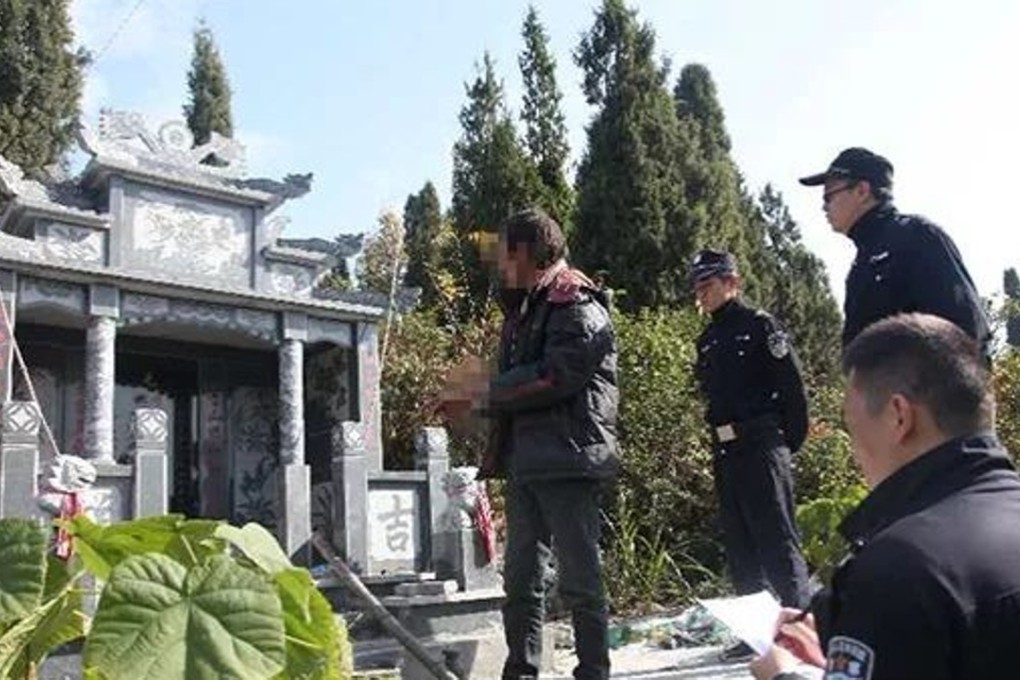 Jewellery, jade and packets of cash were among the items stolen from dozens of graves in the mountains of Tonglu County, Zhejiang province. Photo: Sohu.com