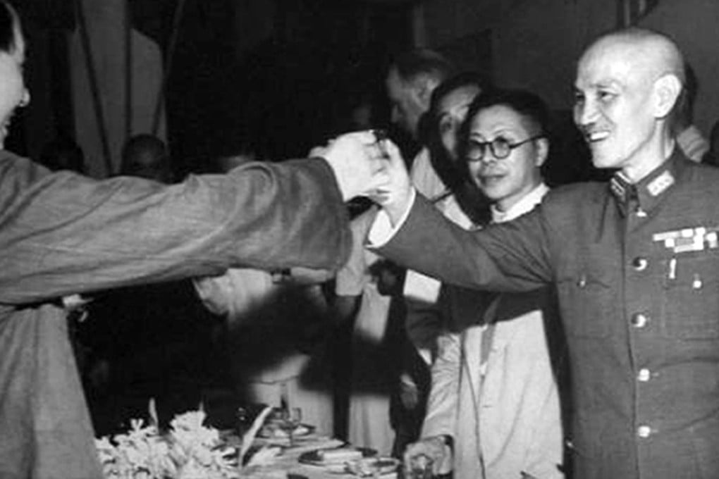 Mao Zedong, left, and Chiang Kai-shek in Chongqing in 1945. Photo: Handout