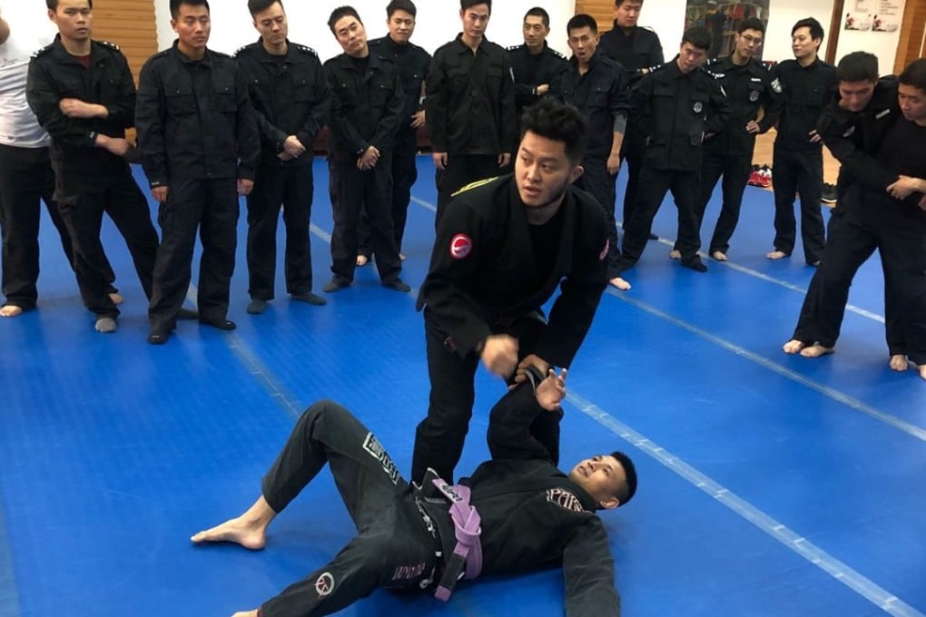 Viking Wong demonstrates a throw. Photos: Viking Wong