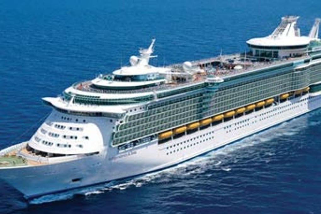 The the world’s largest cruise ship, Independence of the Seas was struck by norovirus, sickening 332 passengers. As The Miami Herald wrote, by the time the cruise ship returned, most passengers ‘couldn’t wait to disembark’. Photo: Royal Caribbean