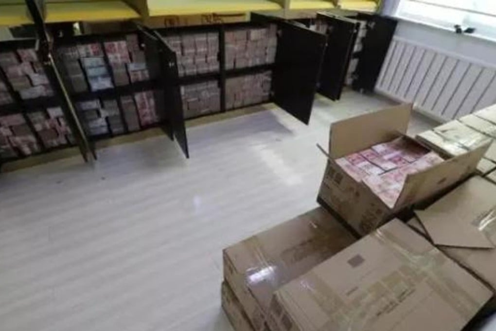 Pictures of the stash of money went viral on social media. Photo: Thepaper.cn