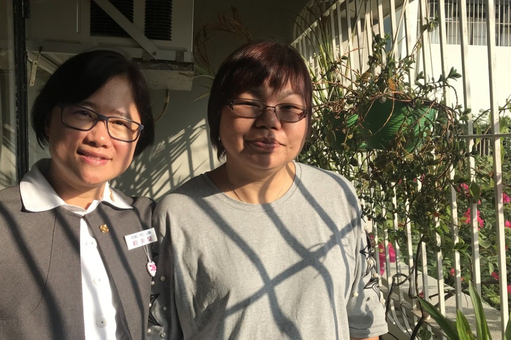 Pong Mei-lan (left), organ donation coordinator of Queen Elizabeth Hospital and Wendy Law, kidney disease patient and vice-chairwoman of the hospital’s Renal Support Group. Photo: Elizabeth Cheung