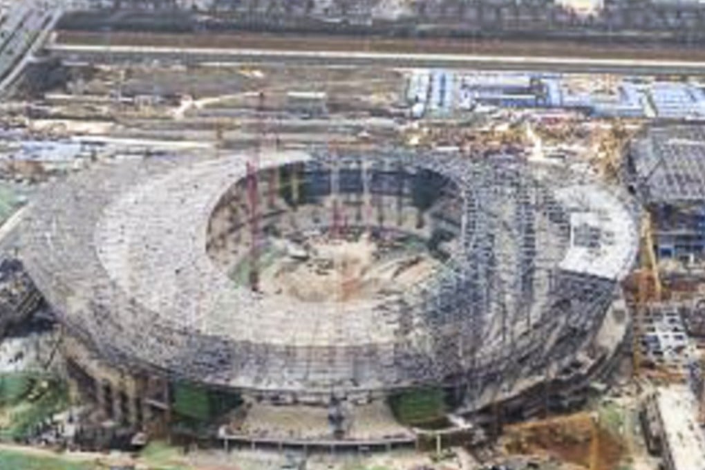 The main stadium of the Olympic Sports Centre in Zhengzhou is taking shape – and it looks a little like the “Bird’s Nest”. Photo: Sina.com