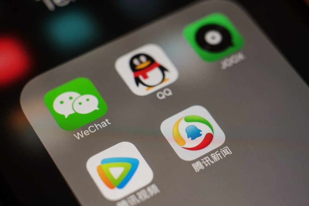 The Tencent Video mobile app (bottom left). According to QuestMobile data, the platform had 423 million users as of June. Photo: Bloomberg