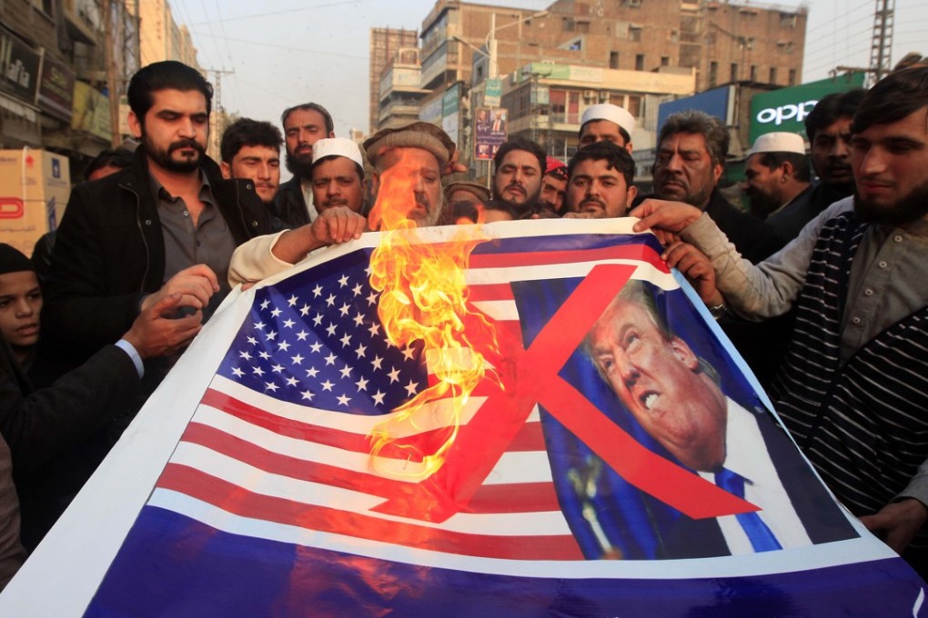 Pakistani traders protest against US President Donald Trump in Peshawar, on January 5. Photo: AP