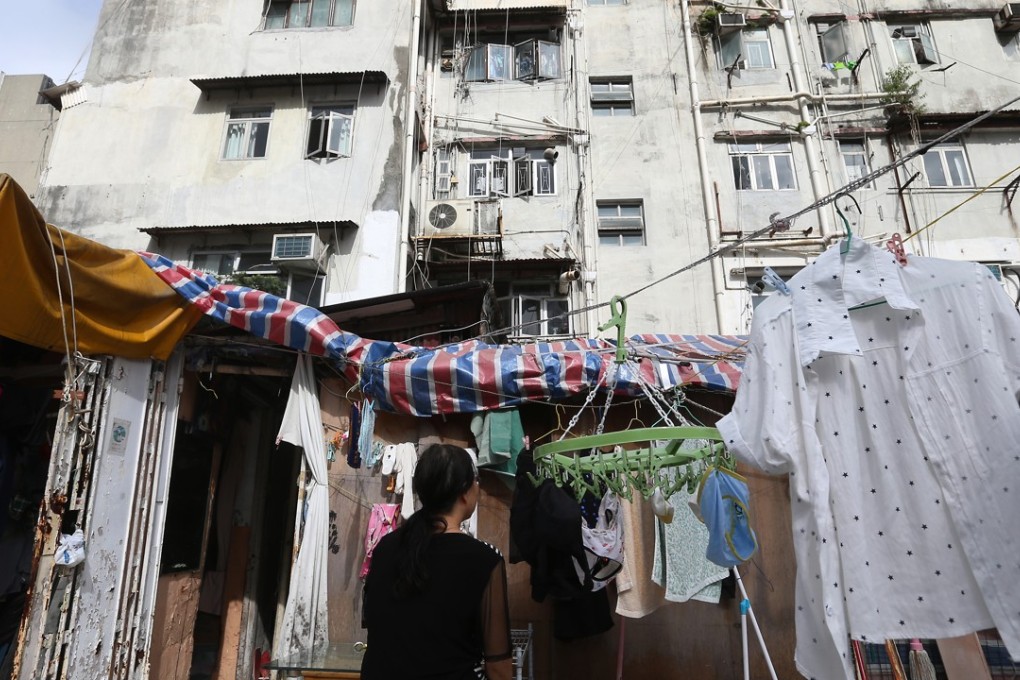 A rooftop shack in Cheung Sha Wan. The government’s priority should lie in improving the lot of those who live in abject conditions, such as those in subdivided cubicles or rooftop squatters. Photo: K. Y. Cheng