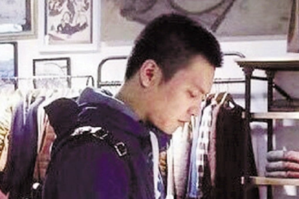 The police officer, Wang Haobin, who carried out the rescue. Photo: Qjwb.zjol.com.cn