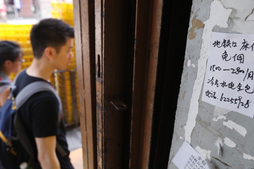 An ad outside a tenement building on Kweilin Street in Sham Shui Po for a subdivided flat. Photo: Nora Tam