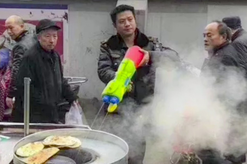 Enforcers used the super squirters to put out illegal fire. Photo: sina.com.cn