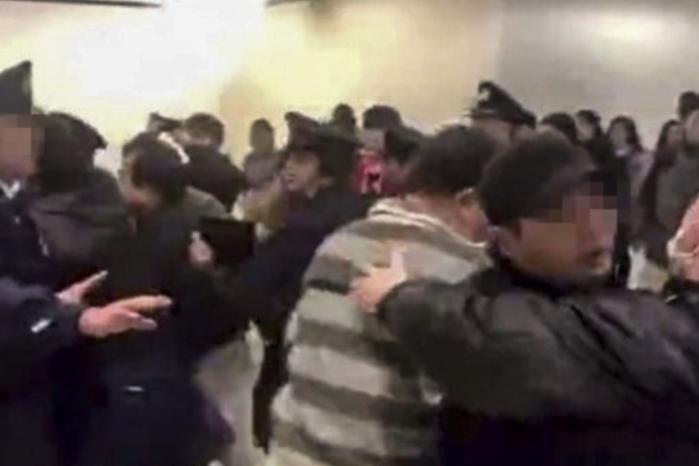 Japanese police arrested a Chinese passenger after conflict broke out in Narita airport on Wednesday night. Photo: News.sina.com.cn