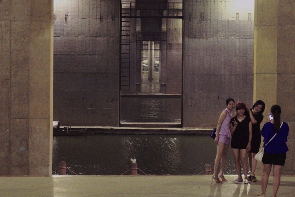 A screen grab from Zhou Tao's The Worldly Cave (2017).