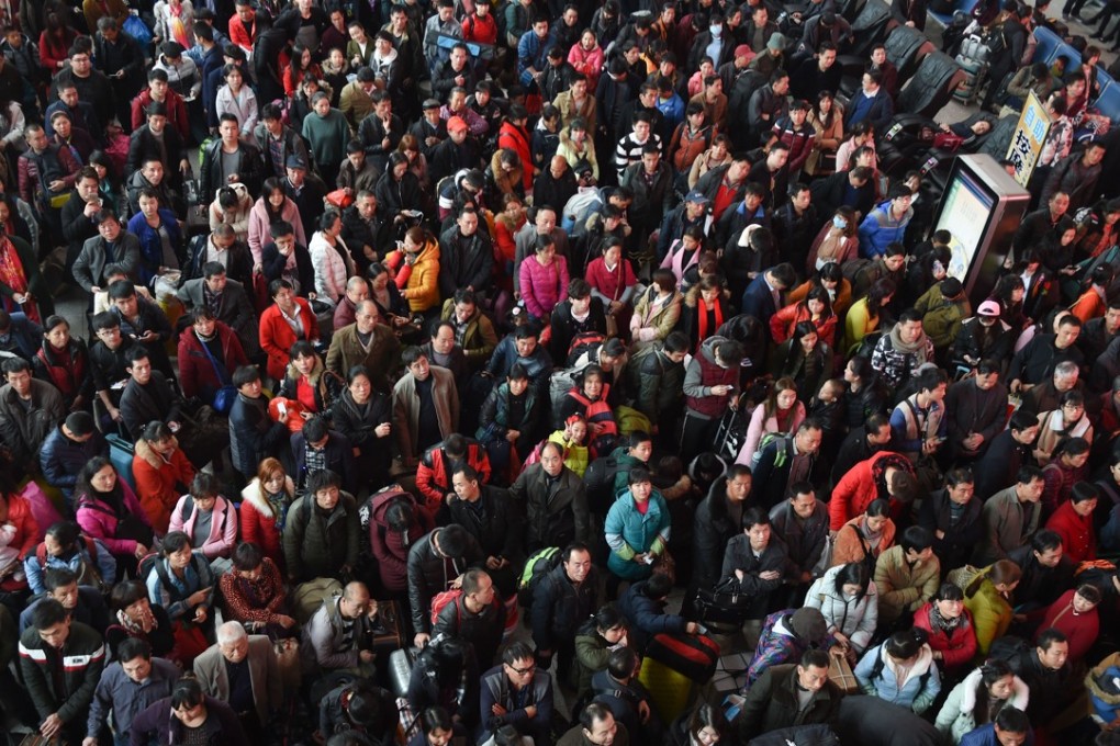 Passengers wait for the train at Fuzhou Railway Station in Fuzhou, capital of southeast China's Fujian Province, January 12, 2017, ahead of the Spring Festival travel rush. Photo: Xinhua