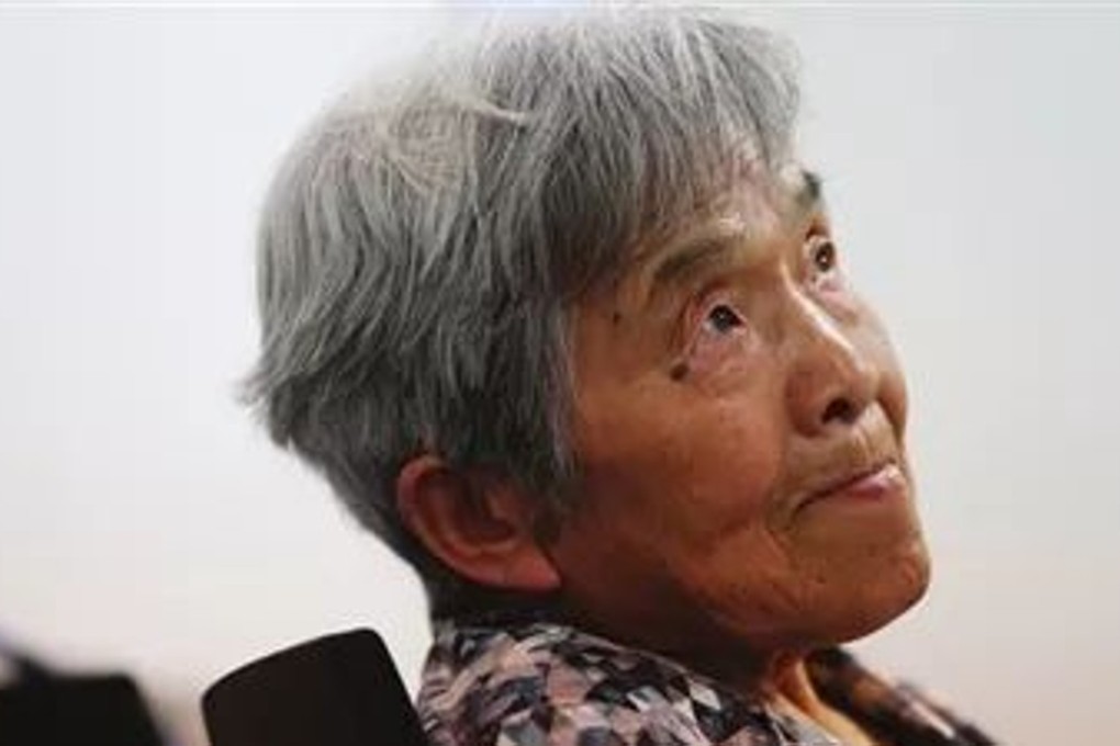 Xue Minxiu, 81, refused to let a trivial thing like age get in the way of achieving her life’s goal of graduating from university. Photo: News.sina.cn