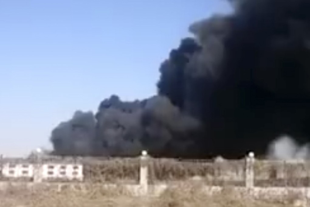 Smoke belches from the chemical plant fire after a fatal blast in Linshu county, Shandong province, on Saturday. Photo: Weibo