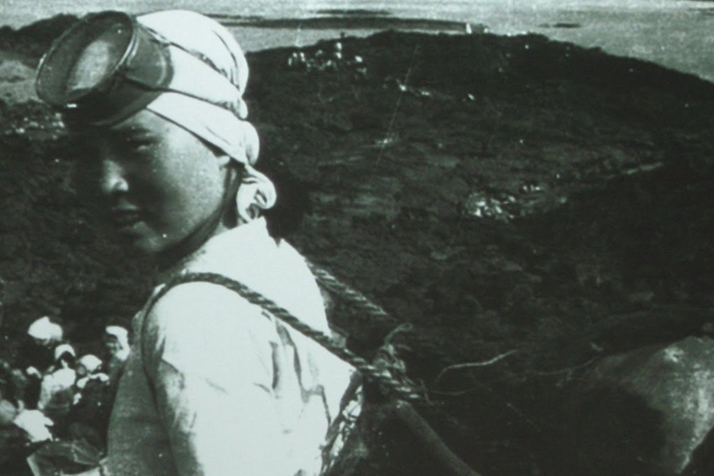 The book revolves around haenyeo, female freedivers from the southern Korean island of Jeju.