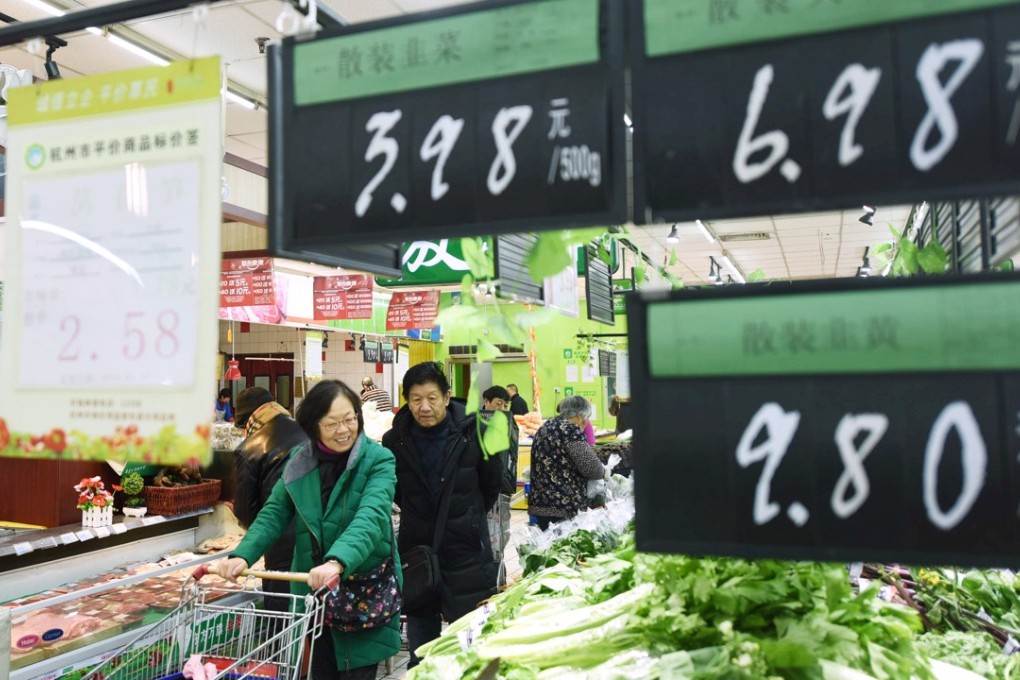 A file picture of shoppers at a supermarket in Hangzhou in Zhejiang province. Photo: Reuters