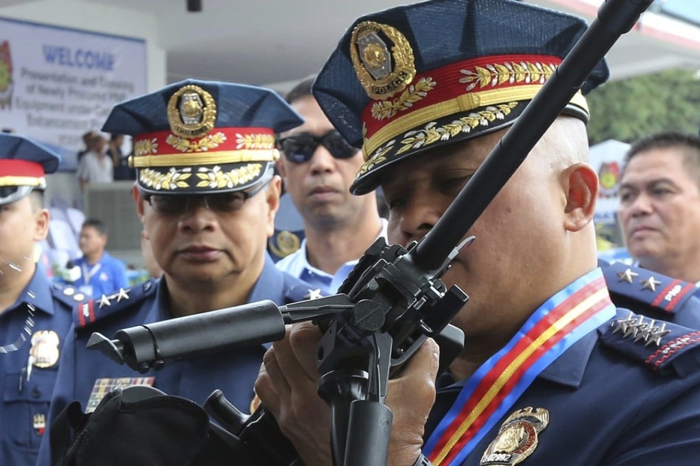 Philippine National Police Chief Ronald Dela Rosa was honoured by the Indonesian police for his cooperation and good relations. Photo: AP