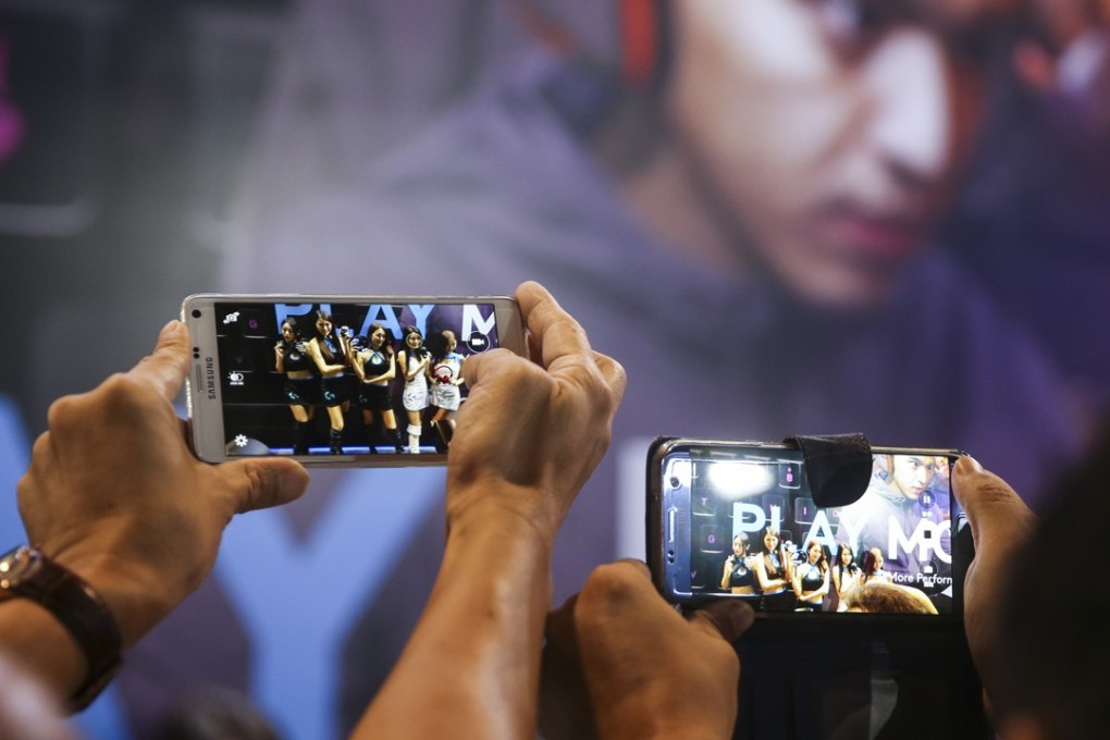 Hutchison Telecom’s 2017 earnings surged on a gain from the sale of its fixed-line assets. Photo: Sam Tsang