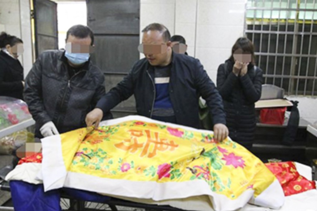 A terminally ill cancer patient from central China spent his final hours in a funeral parlour after his wife assumed he had died in his sleep. Photo: Thepaper.cn