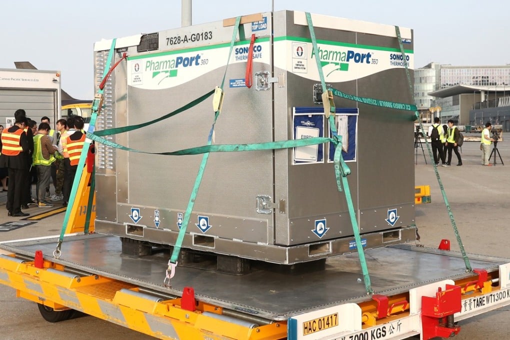 A loading crate in which temperature can be controlled for the transport of sensitive medical cargo. Photo: Nora Tam