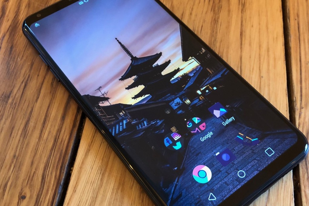 The LG V30S ThinQ has a 6-inch display with 18:9 aspect ratio and minimal bezels. Photo: Ben Sin