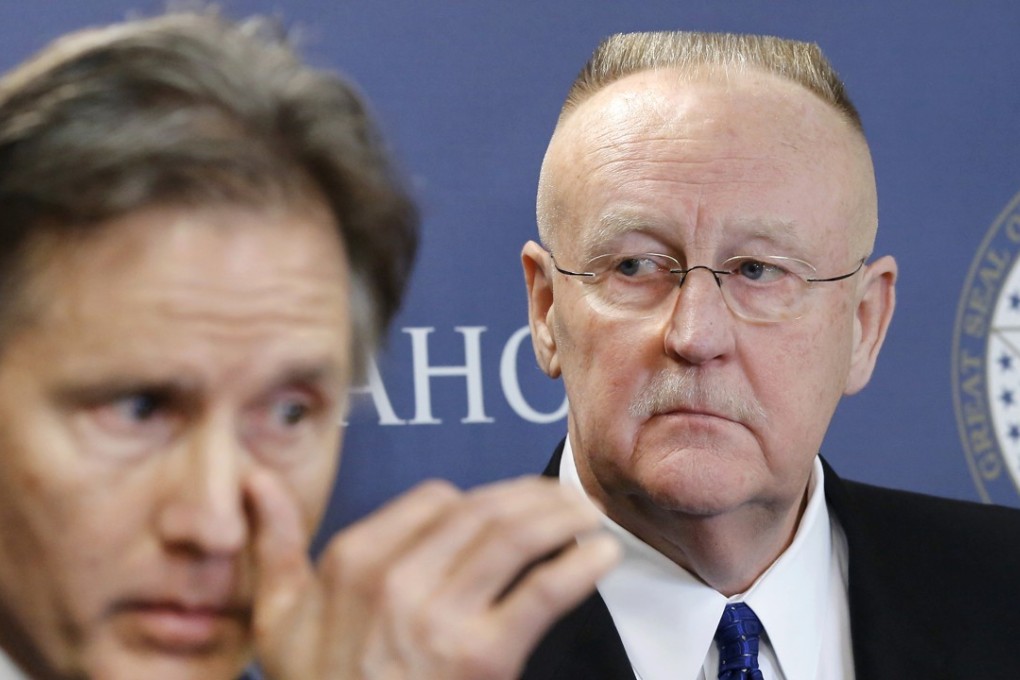 Oklahoma Attorney General Mike Hunter, left, and Joe Allbaugh, the director of the Oklahoma Corrections Department, pause during a news conference Wednesday to announce plans to use nitrogen gas to execute inmates. Photo: AP