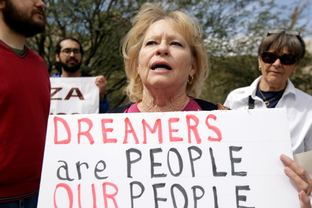Members of the Border Network for Human Rights and Borders Dreamers and Youth Alliance (BDYA) protest outside a US Federal Courthouse to demand that Congress pass a Clean Dream Act in El Paso, Texas, on March 5, 2018. Photo: Reuters