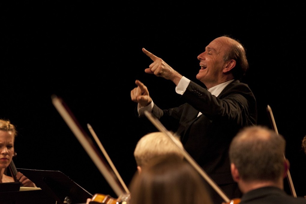 Gábor Takács-Nagy conducts the Verbier Festival Chamber orchestra. Photo: Aline Paley