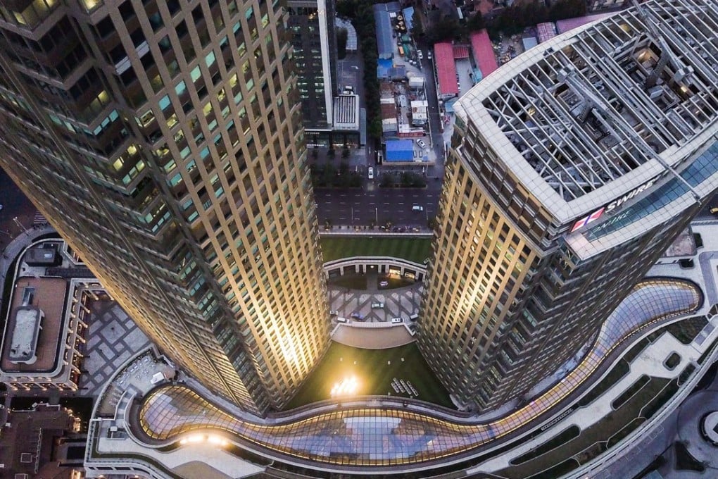 The 322,000 square metre (3.47 million square foot) Taikoo Hui complex comprises a ‘lifestyle’ shopping mall, two Grade A office towers, and two boutique hotels.
