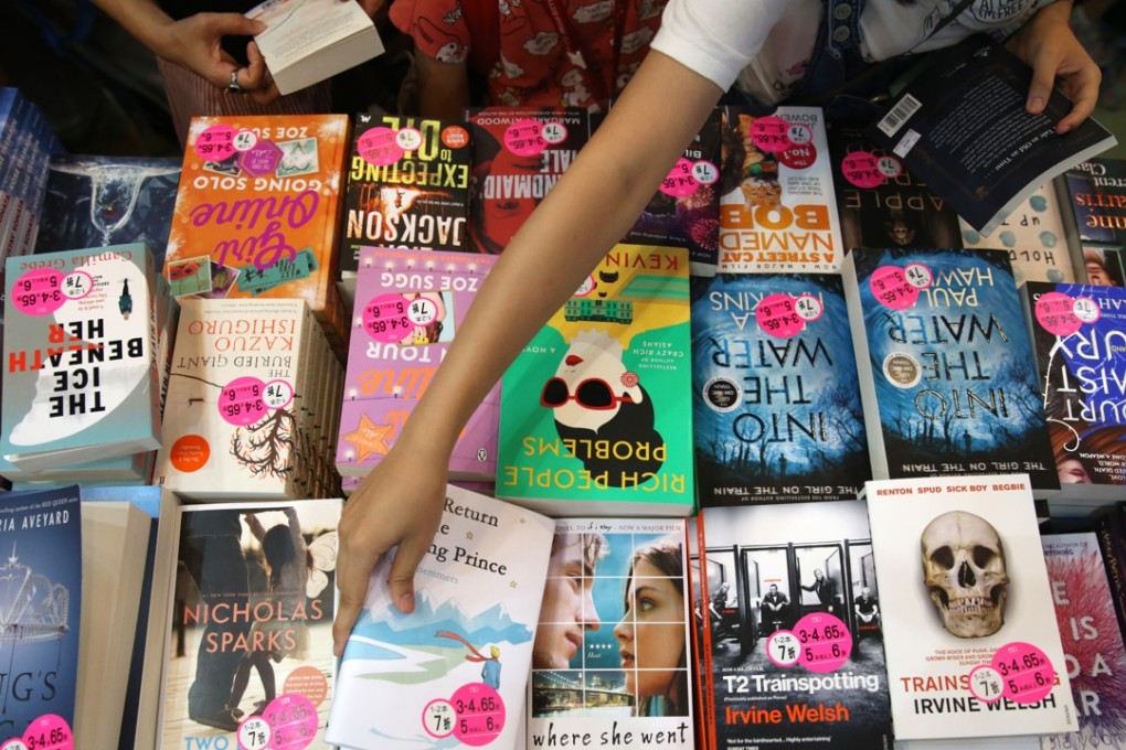 English-language novels on sale at the Hong Kong Book Fair last year. Over the years, there has been no lack of commentary on the falling standards of English in Hong Kong. Photo: Sam Tsang