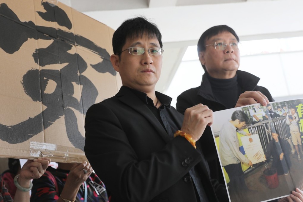 Wong Tai-hoi (left) with former unionist lawmaker Wong Kwok-hing at the High Court. Photo: Sam Tsang