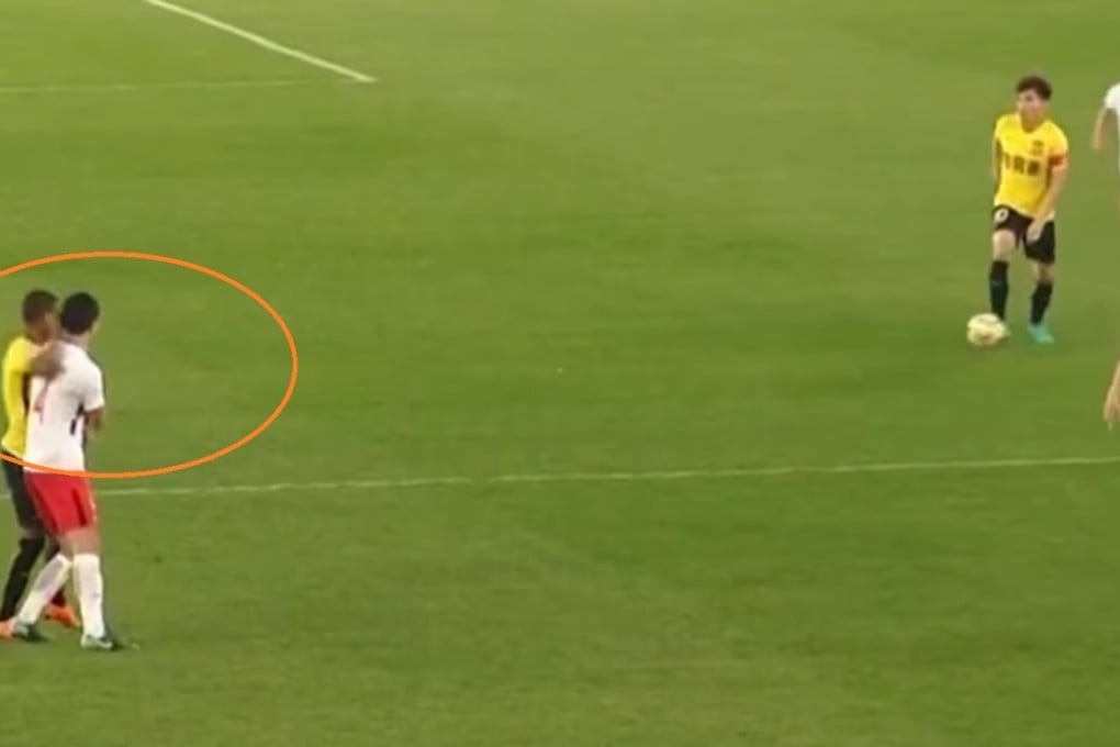 Alan’s moment of madness: the Brazilian forward was shown a red card for throwing a punch during his team’s narrow win over Tianjin Quanjian. Photo: Youtube