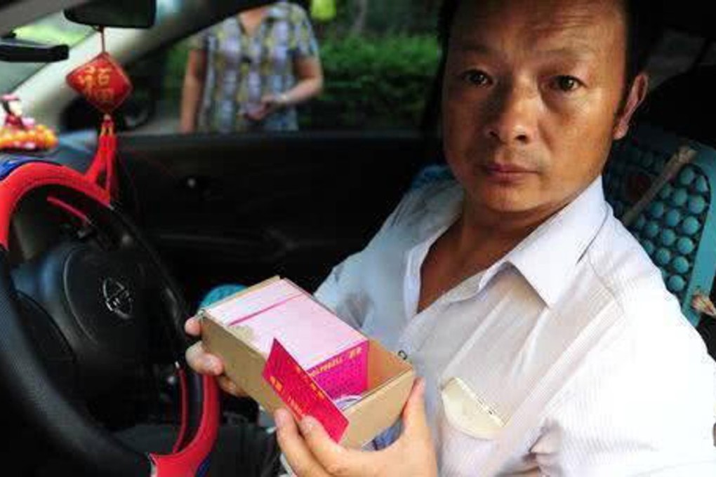 Wang Mingqing had distributed fliers and enlisted the help of his passengers in an effort to find his missing daughter. Photo: qq