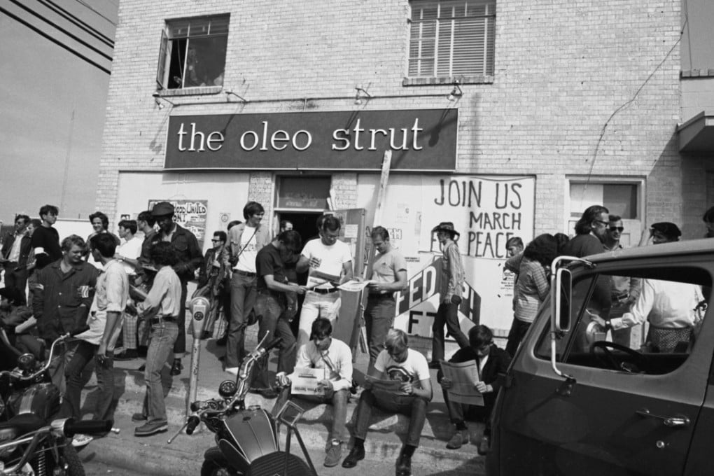 GIs wait for the start of a peace march outside the Oleo Strut coffee house in Fort Hood, Texas, in 1971. Picture: Alan Pogue