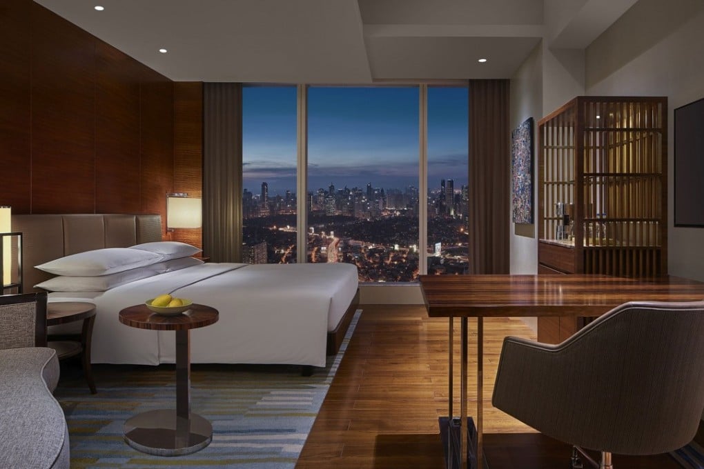 Grand Hyatt Manila hotel room
