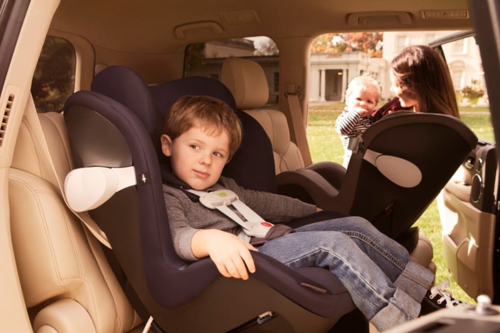 Smartphone-synced car seat the Cybex Sirona M helps keep loved ones safe on the road.