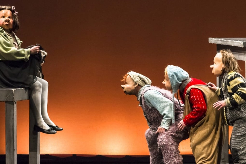 ‘Infinita’ by Familie Flöz is a comedy and physical/visual mosaic about the first and last moments of life.