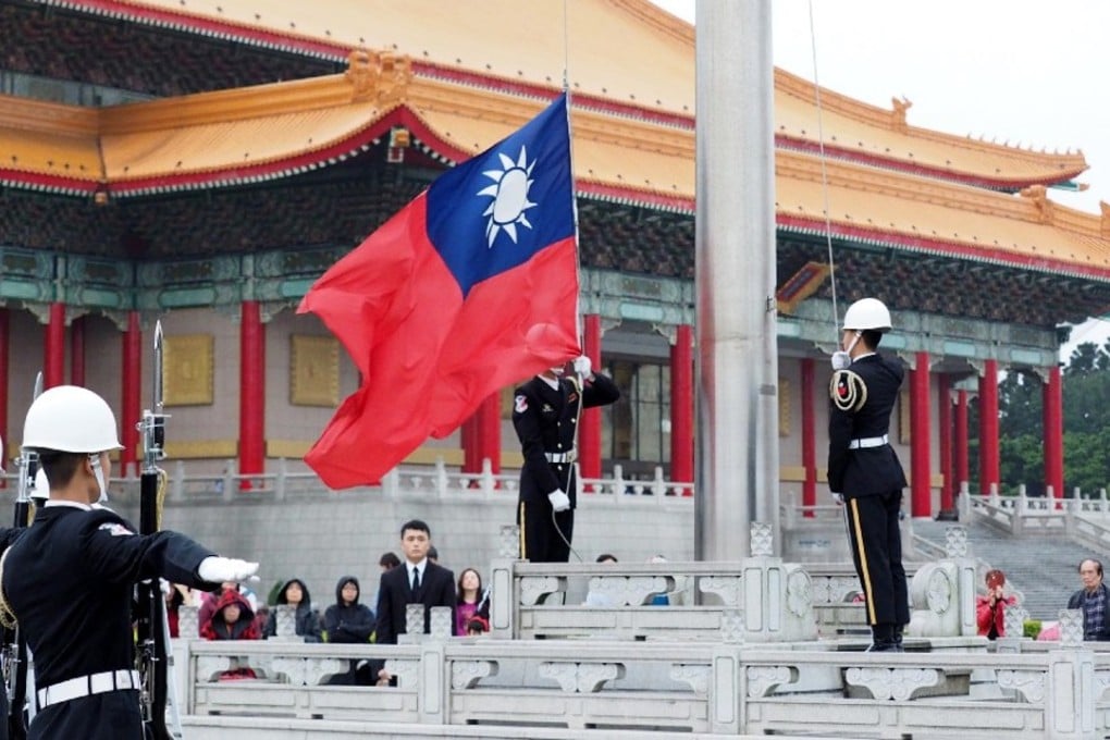 China’s President Xi Jinping told Taiwanese businessmen that the future is bright for cross-strait ties, as long as the self-ruled island gives up any thoughs of independence. Photo: EPA-EFE