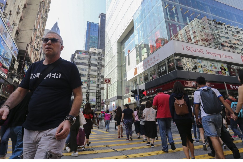 Shoppers in Hong Kong. Photo: Dickson Lee