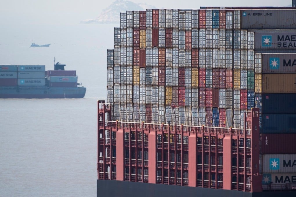 An American cargo ship is seen at the Yangshan Deep Water Port in Shanghai on April 9, 2018. Photo: AFP