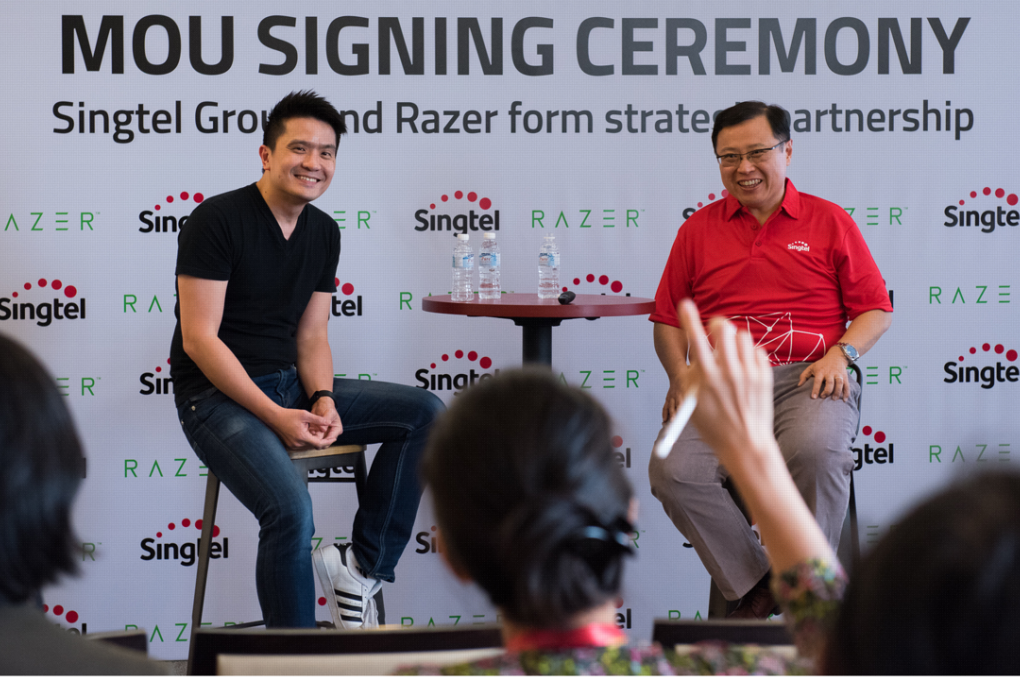 Razer’s founder and CEO Mr Tan Min-Liang and Singtel’s International Group CEO Mr Arthur Lang at the MoU signing on Wednesday. Photo: Razer/Raymond Lau