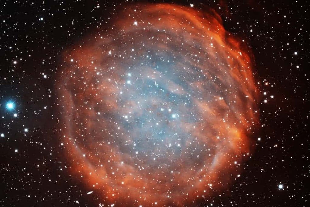 PuWe 1, a planetary nebula that was created when a red giant star blew off its outer layers near the end of its life. Photo: T.A. Rector (University of Alaska Anchorage) and H. Schweiker (WIYN and NOAO/AURA/NSF)