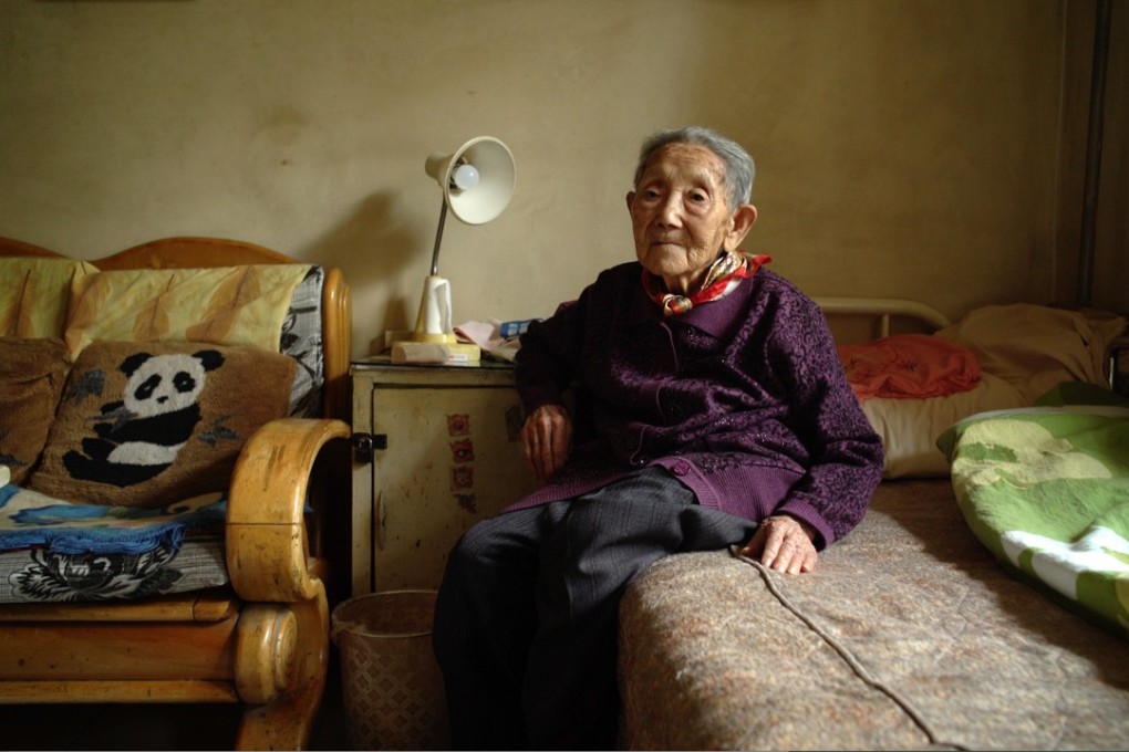 Gao Guifang is the widow of one of the survivors of the Jiabiangou “re-education” camp interviewed by Wang Bing for his documentary Dead Souls.